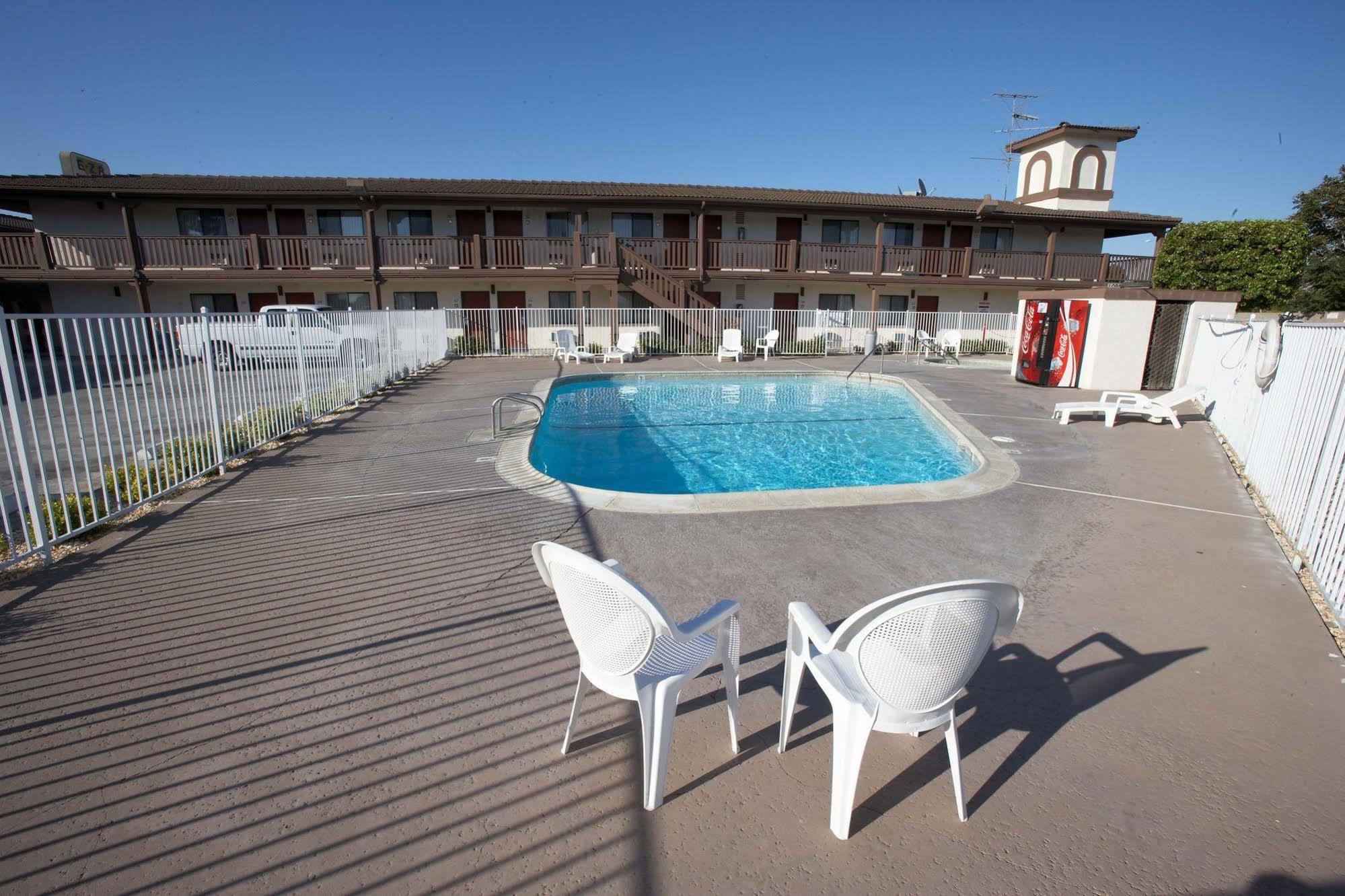 Ez 8 Motel Newark Exterior foto